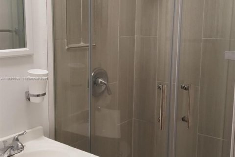 Casa en alquiler en Hollywood, Florida, 3 dormitorios, 83.61 m2 № 1993732 - foto 8