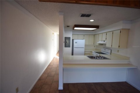 Condo in Mulberry, Florida, 2 bedrooms  № 1865925 - photo 14