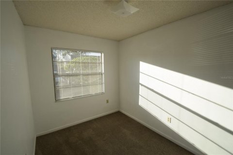 Condo in Mulberry, Florida, 2 bedrooms  № 1865925 - photo 10