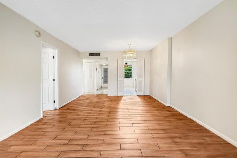 Copropriété à vendre à Lauderdale Lakes, Floride: 2 chambres, 89.19 m2 № 2363035 - photo 15