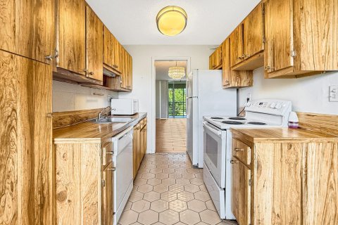 Copropriété à vendre à Lauderdale Lakes, Floride: 2 chambres, 89.19 m2 № 2363035 - photo 2