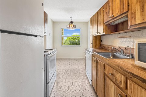 Copropriété à vendre à Lauderdale Lakes, Floride: 2 chambres, 89.19 m2 № 2363035 - photo 14