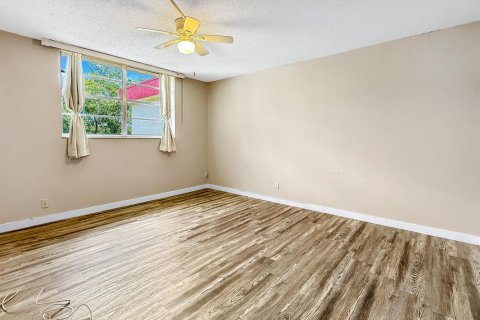 Copropriété à vendre à Lauderdale Lakes, Floride: 2 chambres, 89.19 m2 № 2363035 - photo 16