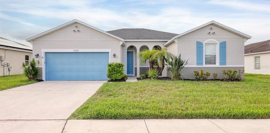 House in Bradenton, Florida 3 bedrooms, 168.34 sq.m. № 2236231