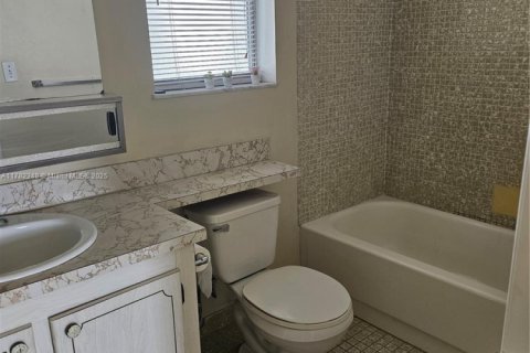 Condo in Sunrise, Florida, 1 bedroom  № 1711757 - photo 7