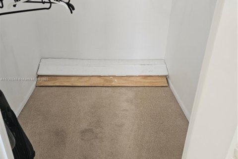 Condo in Sunrise, Florida, 1 bedroom  № 1711757 - photo 6