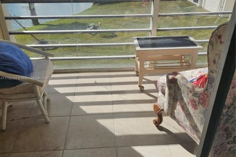 Condo in Sunrise, Florida, 1 bedroom  № 1711757 - photo 2
