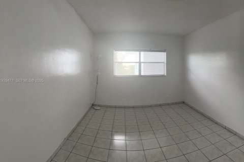 Condominio en venta en Hollywood, Florida, 1 dormitorio, 59.92 m2 № 2076876 - foto 5