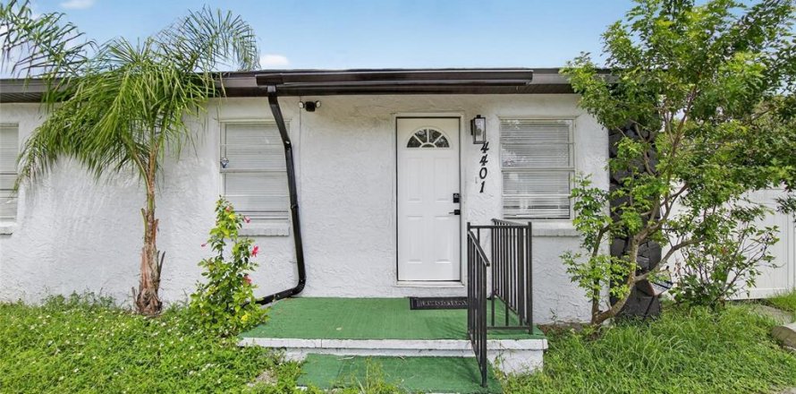 Villa ou maison à Tampa, Floride 3 chambres, 95.88 m2 № 1903647