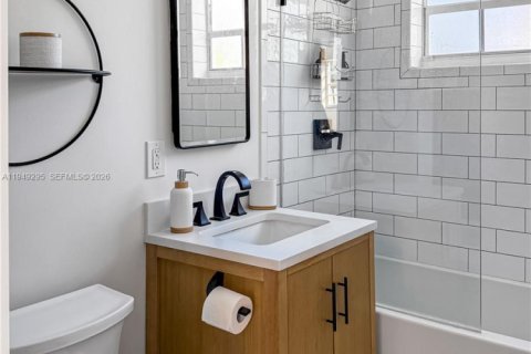 Villa ou maison à vendre à West Palm Beach, Floride: 4 chambres, 165.74 m2 № 2005134 - photo 5