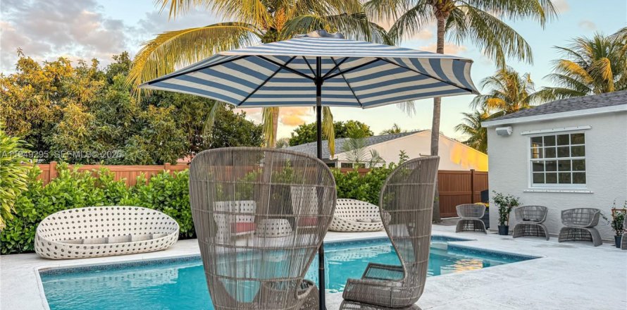 Villa ou maison à West Palm Beach, Floride 4 chambres, 165.74 m2 № 2005134