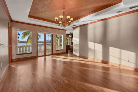 Снять в аренду виллу или дом в Норт-Майами-Бич, Флорида 5 спален, 556.21м2, № 2004804 - фото 29