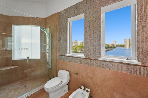 Снять в аренду виллу или дом в Норт-Майами-Бич, Флорида 5 спален, 556.21м2, № 2004804 - фото 25