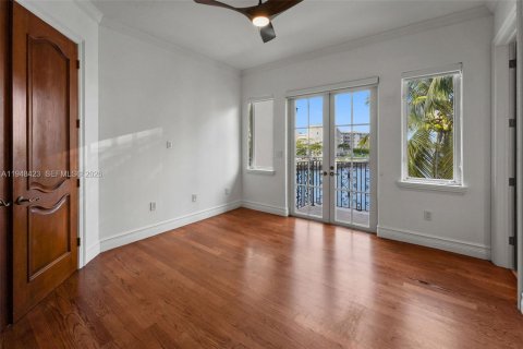 Снять в аренду виллу или дом в Норт-Майами-Бич, Флорида 5 спален, 556.21м2, № 2004804 - фото 22