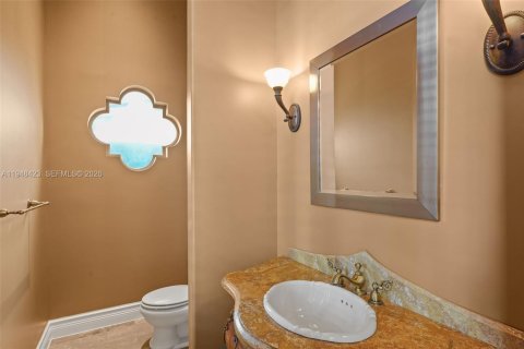 Снять в аренду виллу или дом в Норт-Майами-Бич, Флорида 5 спален, 556.21м2, № 2004804 - фото 15