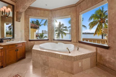 Снять в аренду виллу или дом в Норт-Майами-Бич, Флорида 5 спален, 556.21м2, № 2004804 - фото 30