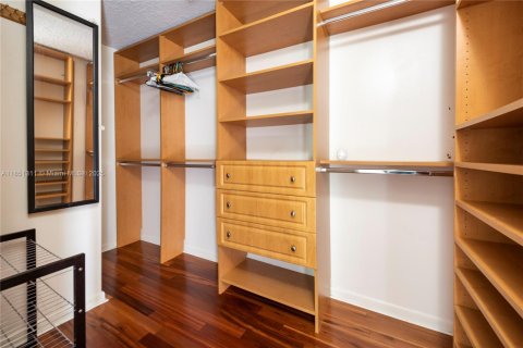 Купить виллу или дом в Уэстон, Флорида 3 спальни, 175.96м2, № 1983262 - фото 11