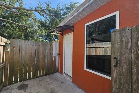 Villa ou maison à louer à Kissimmee, Floride: 1 chambre, 123.84 m2 № 1644769 - photo 1