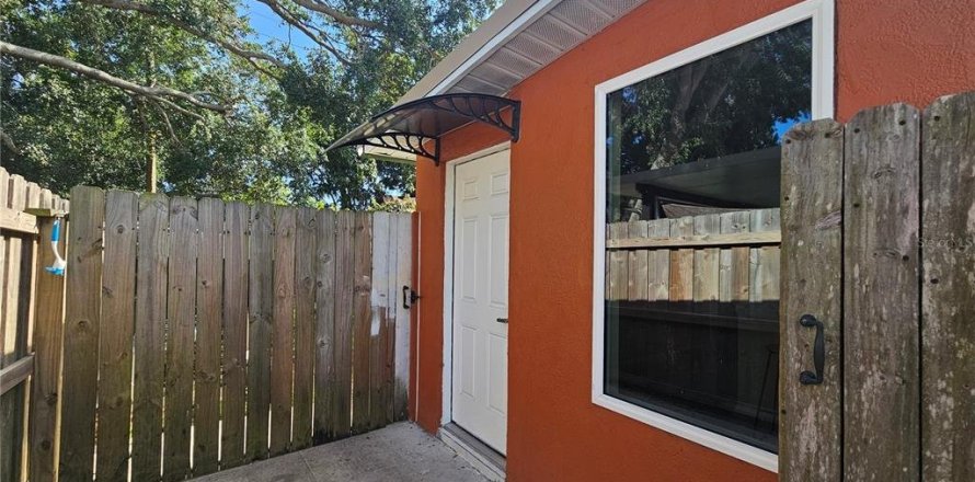 Casa en Kissimmee, Florida 1 dormitorio, 123.84 m2 № 1644769