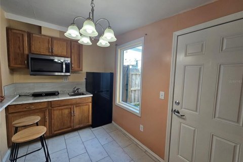 Villa ou maison à louer à Kissimmee, Floride: 1 chambre, 123.84 m2 № 1644769 - photo 4