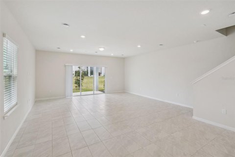 Touwnhouse à vendre à Davenport, Floride: 3 chambres, 166.85 m2 № 2099351 - photo 11