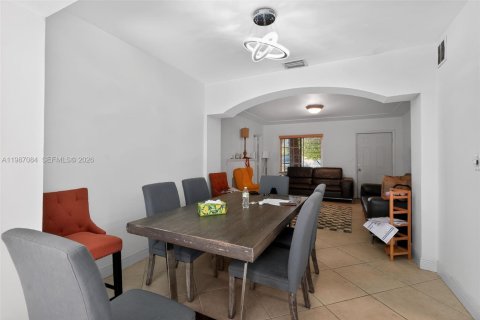 Villa ou maison à vendre à Miami Beach, Floride: 3 chambres, 126.35 m2 № 2049156 - photo 17