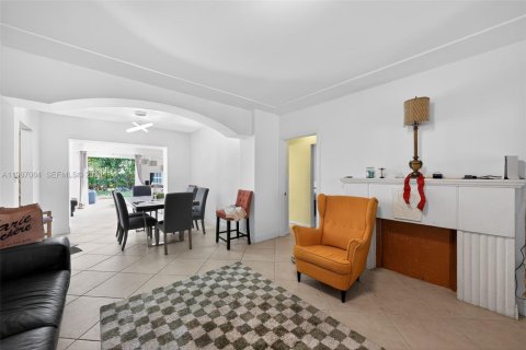 Villa ou maison à vendre à Miami Beach, Floride: 3 chambres, 126.35 m2 № 2049156 - photo 6