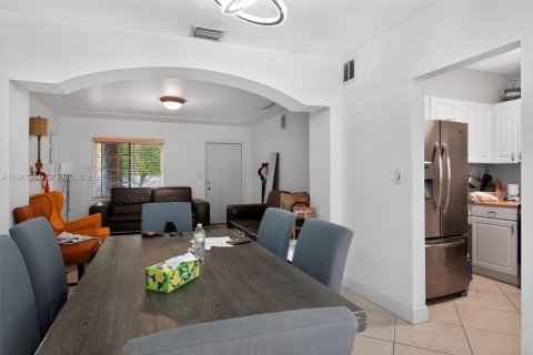 Villa ou maison à vendre à Miami Beach, Floride: 3 chambres, 126.35 m2 № 2049156 - photo 16