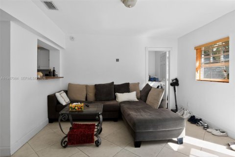 Villa ou maison à vendre à Miami Beach, Floride: 3 chambres, 126.35 m2 № 2049156 - photo 12