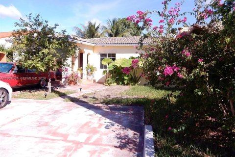 Villa ou maison à Miami Beach, Floride 3 chambres, 126.35 m2 № 2049156
