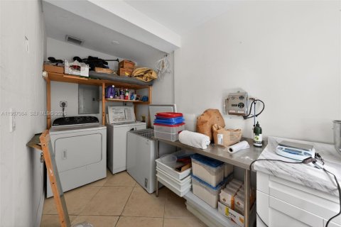 Villa ou maison à vendre à Miami Beach, Floride: 3 chambres, 126.35 m2 № 2049156 - photo 27