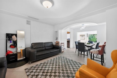 Villa ou maison à vendre à Miami Beach, Floride: 3 chambres, 126.35 m2 № 2049156 - photo 9
