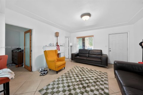 Villa ou maison à vendre à Miami Beach, Floride: 3 chambres, 126.35 m2 № 2049156 - photo 10