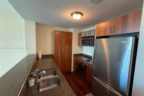 Copropriété à louer à Miami, Floride: 1 chambre, 68.1 m2 № 1962550 - photo 3