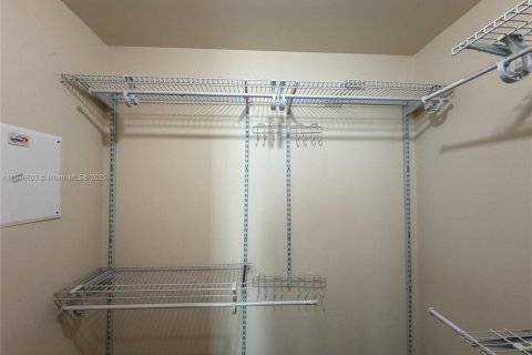 Copropriété à louer à Miami, Floride: 1 chambre, 68.1 m2 № 1962550 - photo 21