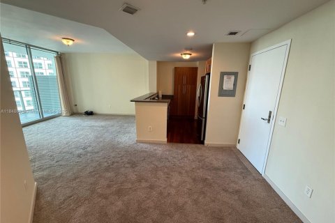 Copropriété à louer à Miami, Floride: 1 chambre, 68.1 m2 № 1962550 - photo 1