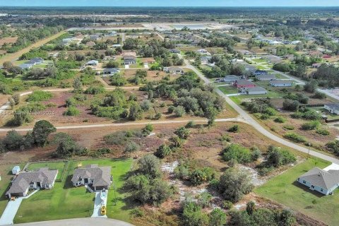 Land in Lehigh Acres, Florida № 2118506 - photo 4
