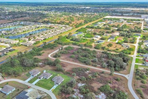 Land in Lehigh Acres, Florida № 2118506 - photo 7