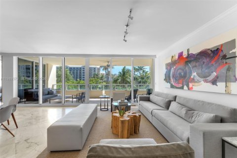 Condo in Key Biscayne, Florida, 3 bedrooms № 2190022 - photo 6
