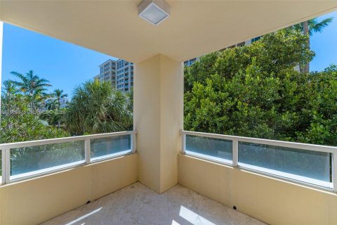 Condo in Key Biscayne, Florida, 3 bedrooms № 2190022 - photo 25