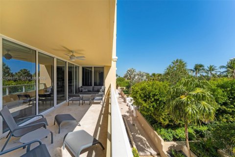 Condo in Key Biscayne, Florida, 3 bedrooms № 2190022 - photo 2