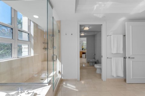 Condo in Key Biscayne, Florida, 3 bedrooms № 2190022 - photo 23