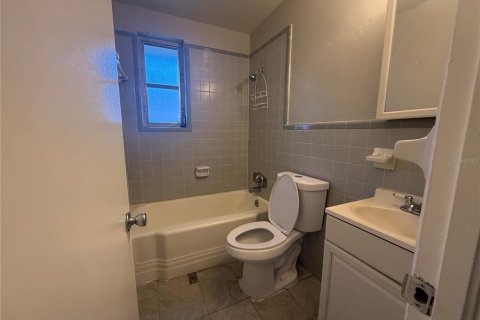Duplex in Gainesville, Florida 6 bedrooms, 306.58 sq.m. № 1849971 - photo 6