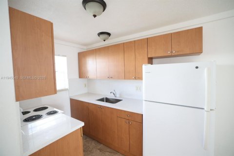 Снять в аренду квартиру в Майами, Флорида 1 спальня, № 2001998 - фото 2