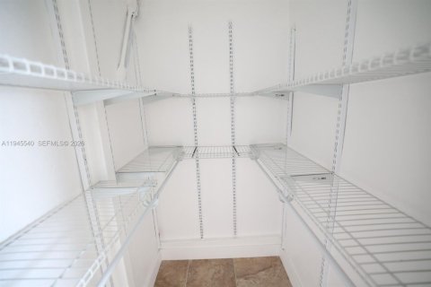 Снять в аренду квартиру в Майами, Флорида 1 спальня, № 2001998 - фото 10