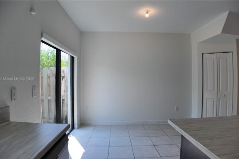 Villa ou maison à vendre à Miami, Floride: 3 chambres, 122.63 m2 № 1922201 - photo 4