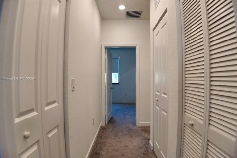 Villa ou maison à vendre à Miami, Floride: 3 chambres, 122.63 m2 № 1922201 - photo 25