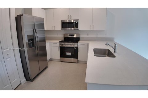 Villa ou maison à vendre à Miami, Floride: 3 chambres, 122.63 m2 № 1922201 - photo 1