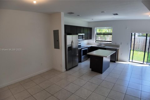 Villa ou maison à vendre à Miami, Floride: 3 chambres, 122.63 m2 № 1922201 - photo 13