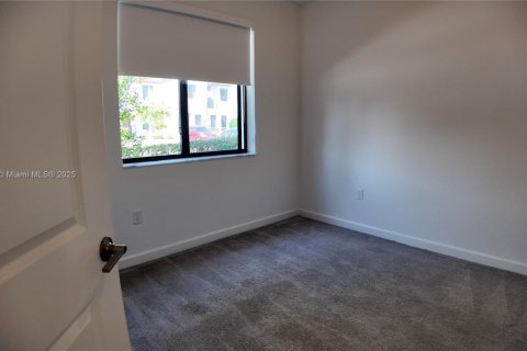 Villa ou maison à vendre à Miami, Floride: 3 chambres, 122.63 m2 № 1922201 - photo 10